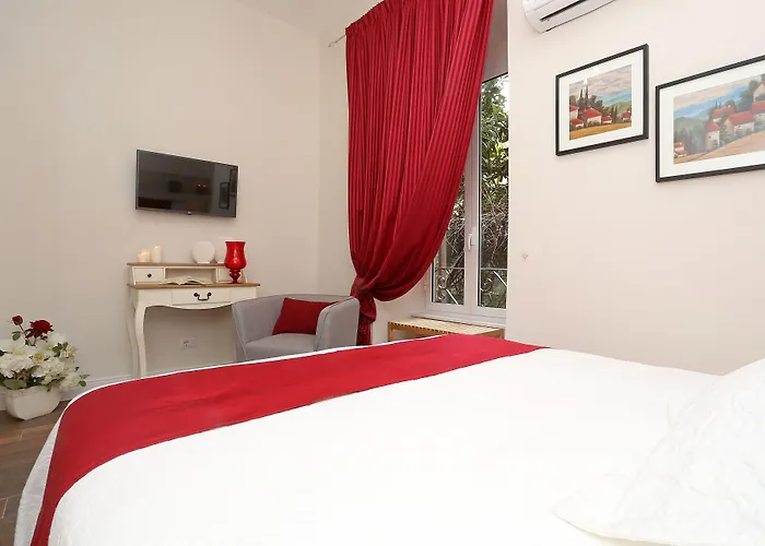 Pensionat Daplace - Arena House 4*
