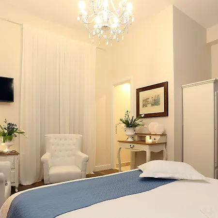 Daplace - Arena House Vendégház Róma