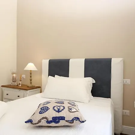 Daplace - Arena House Guest house